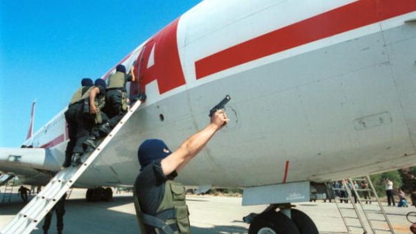 Trouble at Rafik Hariri Airport