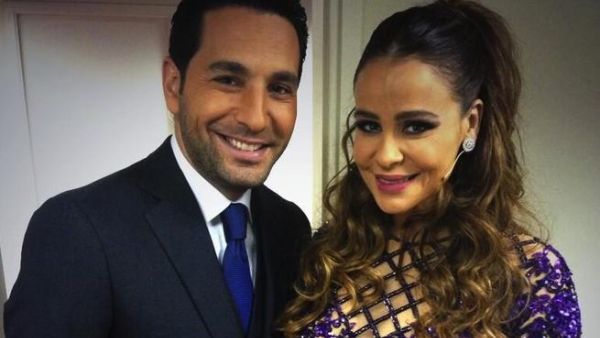 Carole Samaha posing backstage with Dancing With the Stars show host Wissam Breidy (Image: Twitter)