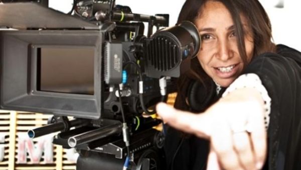 السعودية "هيفاء المنصور" مخرجة فيلم "وجدة"