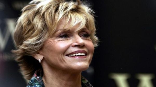 الممثلة الأمريكية الشهيرة جين فوندا