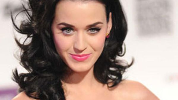 كاتي بيري ليست بحاجة لرجل للإنجاب!