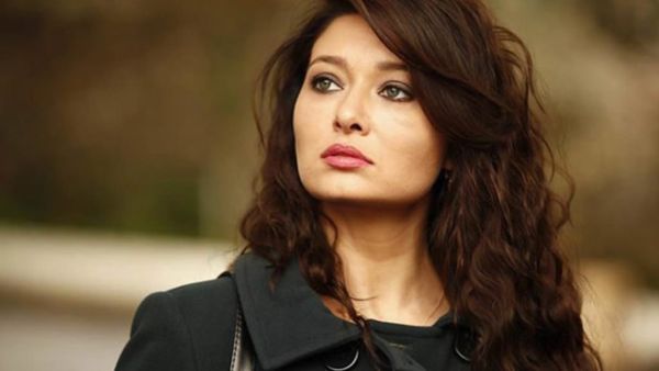 الفنانة التركية نورغول يشلشاي