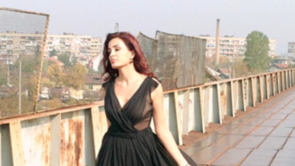 Dominique Hourani in her new music video: "Batal Fiya" (I Cannot Take It Anymore) (Image: Twitter)