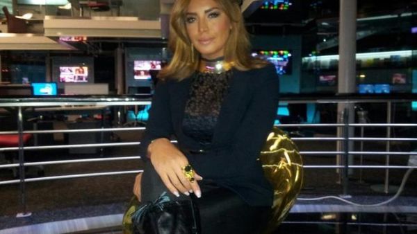 الفنانة الجزائرية أمل بوشوشة