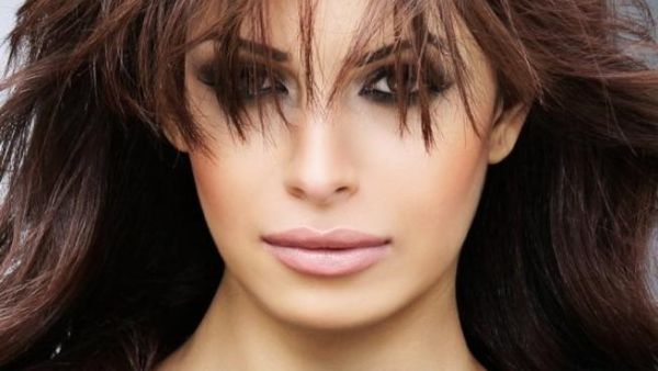 الفنانة آمال ماهر