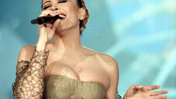 Amal Hijazi sings