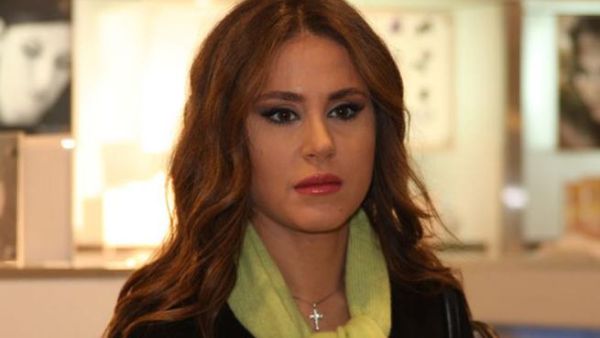 الفنانة السورية ديمة قندلفت