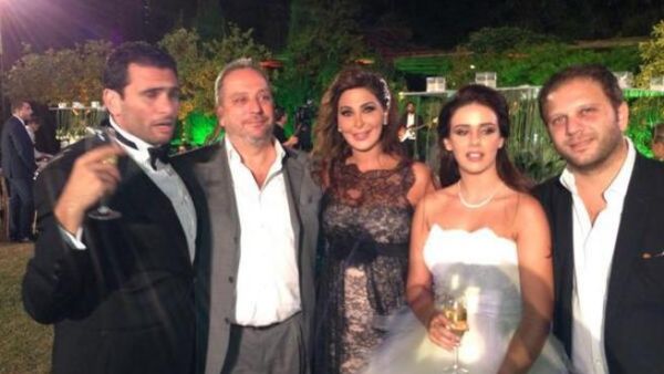 الفنانة اللبنانية اليسا في حفل زفاف احدى صديقاتها