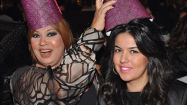 الفنانة فيفي عبده وابنتها هنادي