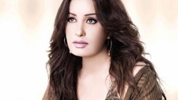 الفنانة لطيفة