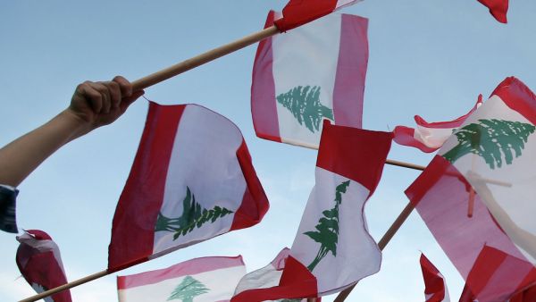 علم لبنان