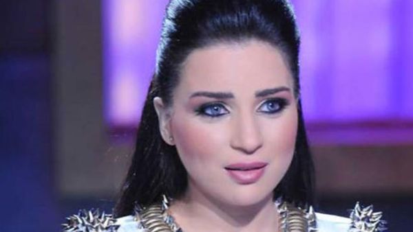 الفنانة مي عزالدين
