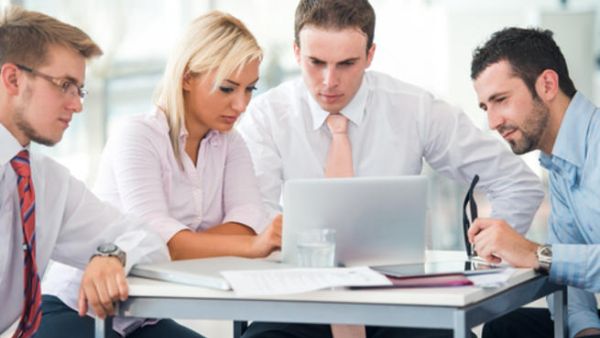 خبيرة الإتيكيت نادين ضاهر تتحدث عن مسؤولية المدراء تجاه الموظفين