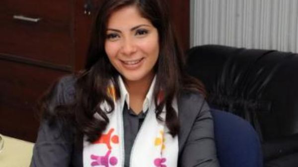 الممثلة المصرية منى زكي