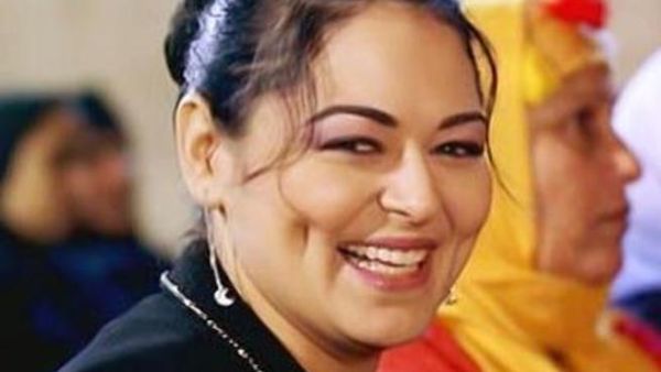  الفنانة الشابة نيفين مندور