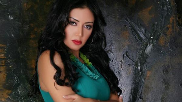 الفنانة رانيا يوسف
