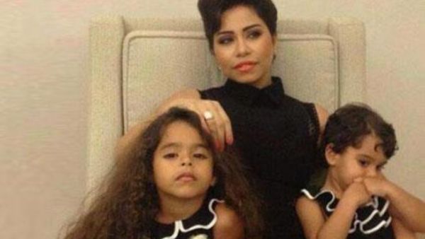 الفنانة شيرين عبدالوهاب مع ابنتيها