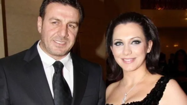 الفنانة السورية سلاف فواخرجي وزوجها وائل رمضان