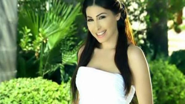 الفنانة يارا