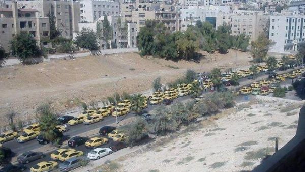 ثورة التكاسي " الثورة الصفراء" تنتصر على الحكومة الاردنية