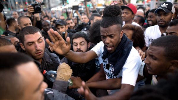 تم توثيق هذه الاعتداءات في أوساط المتشددين في دفاتر صغيرة،