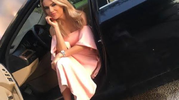 هيا عوض مصممة أردنية مميزة تجمع بين الأناقة والرشاقة