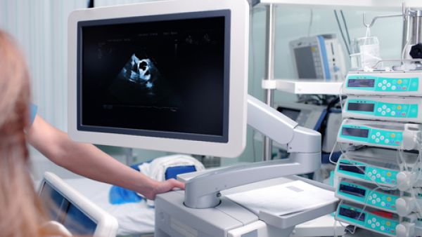 من أسباب تشوهات الجنين التعرّض للأشعة السينية أو الطبقية والتي تضرب خلايا الجنين