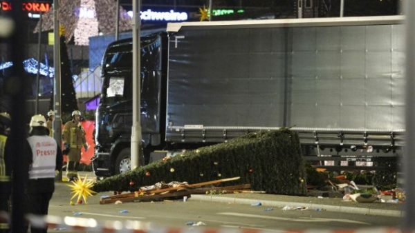 View of the truck that crashed into a Christmas market in Berlin on December 19, 2016. (AFP/Odd Andersen)