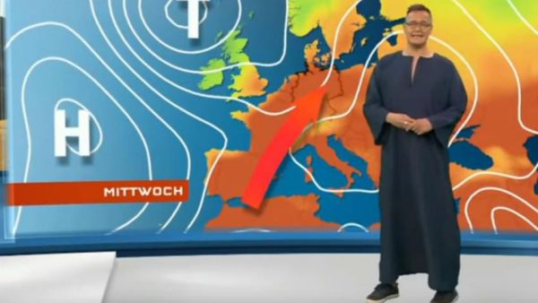 RTL weather forecaster Bernd Fuchs donned the galabeya while presenting weather condition. (RTL)