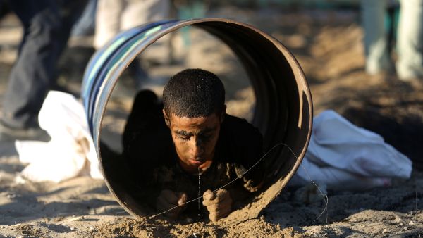 أكد مجلس الوزراء على ضرورة عودة جميع الموظفين القدامى إلى عملهم، وتكليف الوزراء بترتيب عودة الموظفين