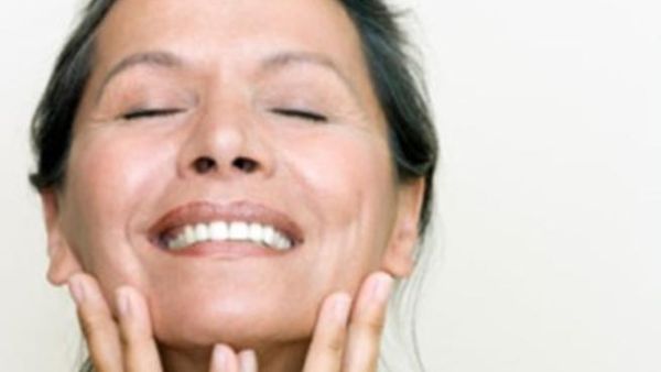 كيف تحصلي على جلد مشدود بدون جراحة