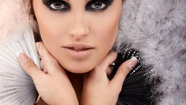 ماكياج العيون هو أول شيء يتفقده الرجل 