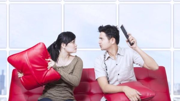 التفاهم والحوار والاحترام يخفف من المشاكل الزوجية التي يمكن أن تعكر صفو العلاقة العاطفية