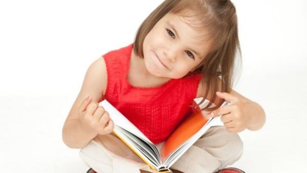 اختيار الطفل للكتاب الذي يرغب في قراءته يشجعه على القراءة