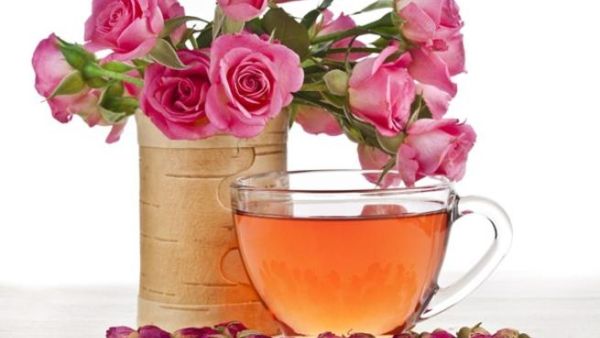 ماء الورد أسهل طريقة لانعاش البشرة