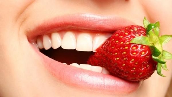 الفواكه الحمراء تتمتع بخصائص مضادة للالتهاب والتقرحات والفيروسات والسرطان.