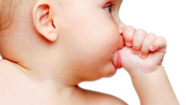 حاولي التخفيف من التوتر والقلق في حياة الطفل