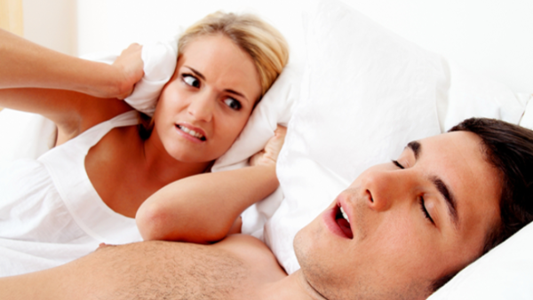 توقف التنفس اثناء النوم يمكن ان يسبب مشاكل صحية عديدة