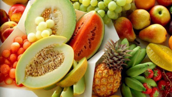 تناول الفواكه تساعدك في الحماية من الأمراض.