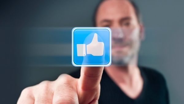 من المهم أن نفهم لماذا بعض الناس يكتبون عن موضوعات معينة اثناء تحديث بياناتهم