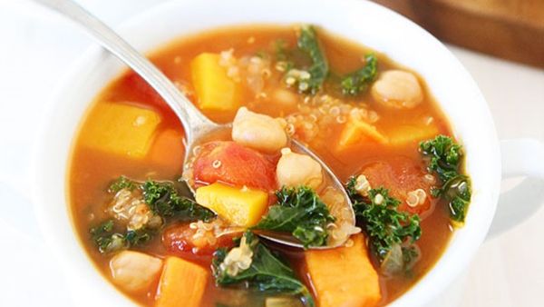 شوربة الخضار مع الكينوا