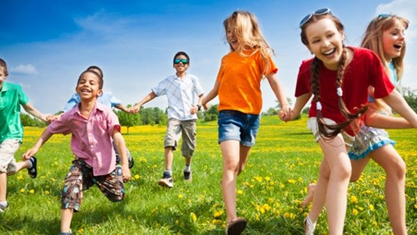 نحن ننصح بإعادة النظرفي سياسات وممارسات ونهج بيئة اللعب في الهواء الطلق