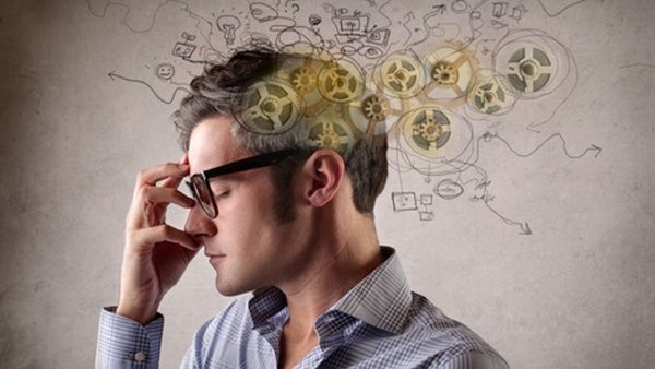 خصص مدة من وقتك للتفكير بعمق بحياتك وأهدافك وللكتابة عنها