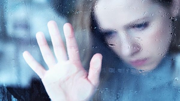 اكتئاب الشتاء حالة نفسية مؤقتة تصيب بعض الناس في فصل الشتاء