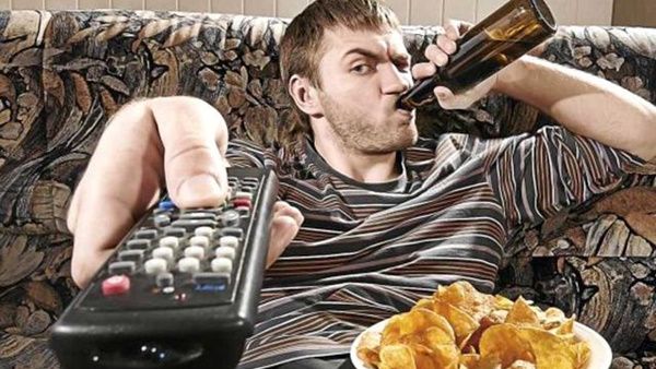 وجد الباحثون أيضا أن الذين شاهدوا لقطات الفيلم العنيفة كانوا أكثر ميلاً للكذب 