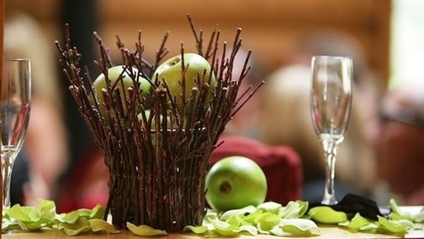 التفاح فاكهة موسمية شهية ومفيدة وغنية بالافكار أيضا