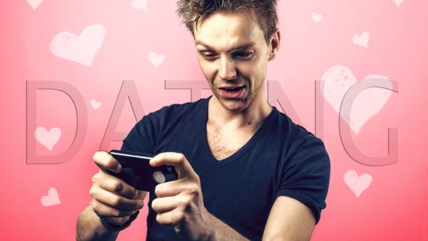 اعترف نحو ثمانية في المائة من الناس بأنهم قاموا بإرسال محتوى جنسي لطرف ثالث في العام الماضي
