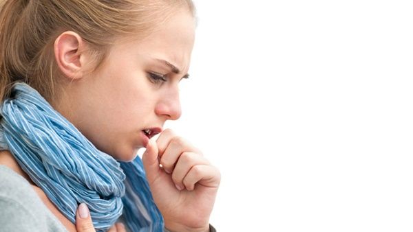 تناول ملعقة كبيرة من العسل يمكن أن تخفف عنك عبء السعال المستمر