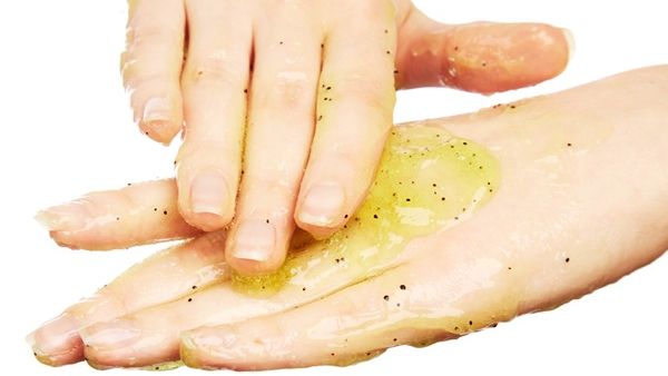 مقشر اليدين ضروري بعد غسل الصحون