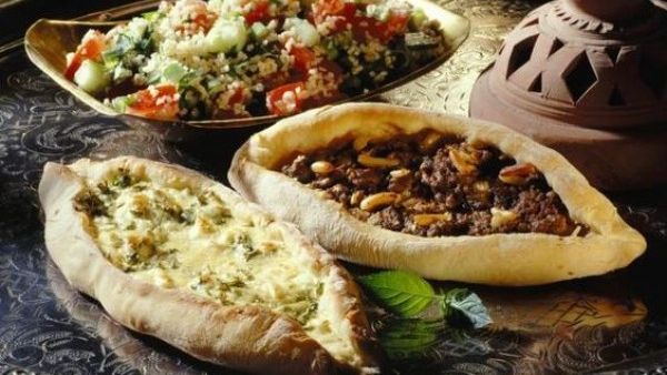 فطائر اللحمة والجبنة التركية